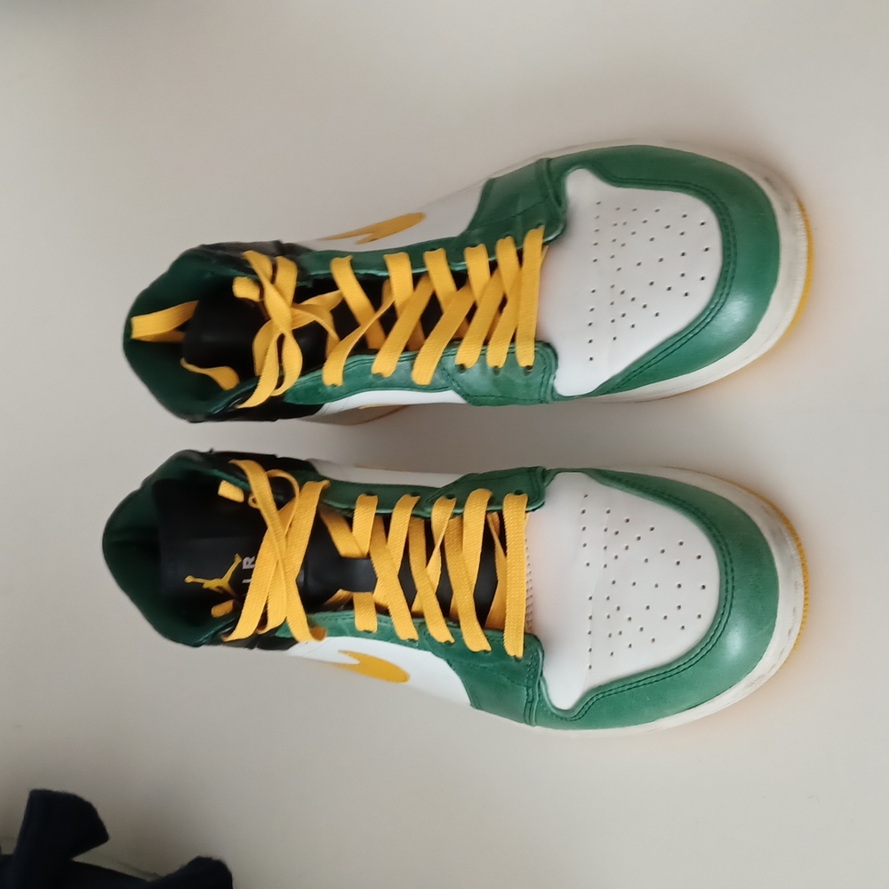Nike Air Jordan Retro 1 Mid Sonic 8.5